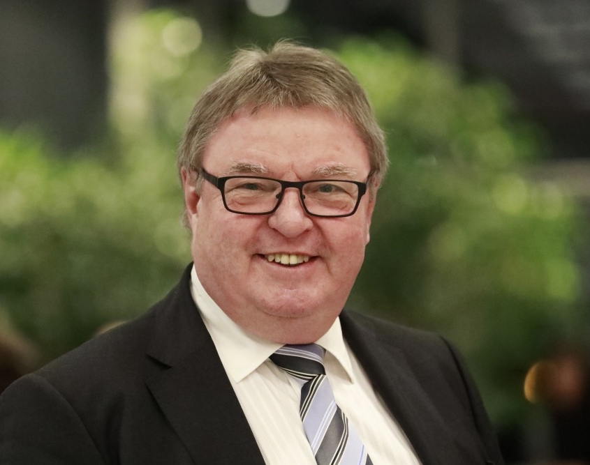 Jürgen Schäfer Jürgen Schäfer Stellvertretender Vorsitzender Vorstand